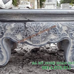Mẫu bàn lễ đá chân quỳ chạm hổ phù 09 Mẫu bàn lễ đá chân quỳ chạm hổ phù 09